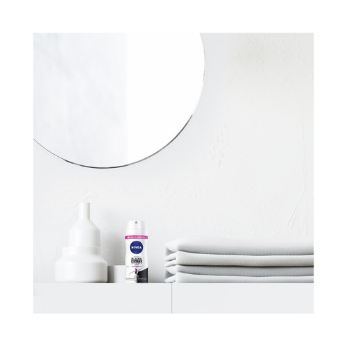 NIVEA Black & white invisible original Desodorante en spray para mujer con protección anti transpirante hasta 48 horas 100 ml.