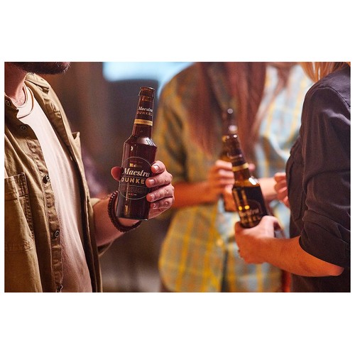 MAHOU MAESTRA Cerveza Dunkel botella de 33 cl.