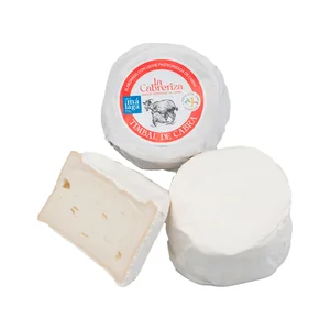 Queso de cabra de pasta blanda y de corteza enmohecida blanca.De textura blanda, cremosa y con ojos repartidos irregularmente en su masa. Sabor suave con ligeras notas de acidez láctica. LA CABRERIZA.