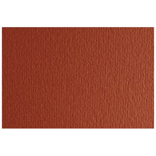 Cartulina con 2 texturas, una lisa y otra rugosa, color sólido tierra, tamaño 50x70cm, SADIPAL.