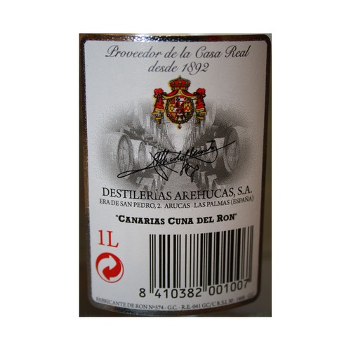 AREHUCAS Ron blanco elaborado en las Islas Canarias botella 1 l.