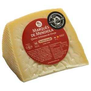 MARQUÉS DE MENDIOLA Queso de oveja semicurado artesano, cuña.