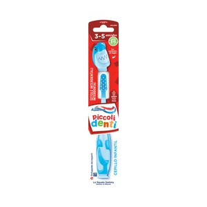 AQUAFRESH Cepillo de dientes infantil (3 a 5 años), con capuchón y base con ventosa.