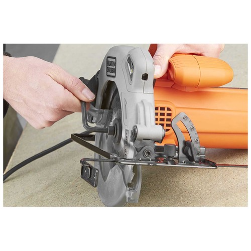 Sierra circular con guía láser 1250W  diámetro de la hoja 19mm, BLACK + DECKER CS1250L-QS.