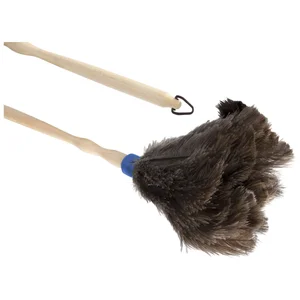 ROZENBAL Plumero atrapapolvo de avestruz con mango corto.