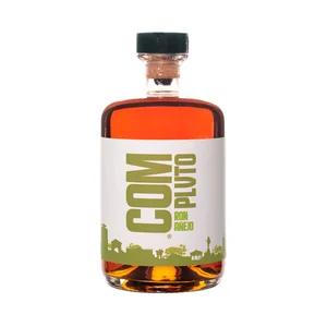 COMPLVTO Ron dorado añejo, elaborado en Madrid COMPLVTO botella de 70 cl.