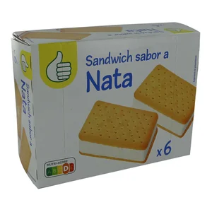 AUCHAN Sándwich de galleta rellenos de helado sabor a nata 6 x 100 ml. Producto Alcampo