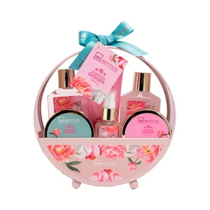 IDC INSTITUTE Scented garden Cesta con productos para el cuidado y la higiene personal.