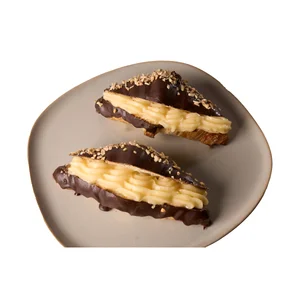 Croissant negro con crocanti y relleno de crema 2 uds.