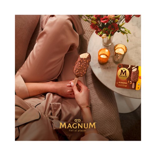 MAGNUM de Frigo Helado de vainilla recubierto de chocolate con almendras 6 x 100 ml.