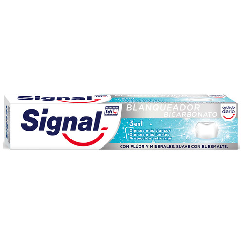 Pasta de dientes con flúor y minerales y acción blanqueante SIGNAL 75 ml.