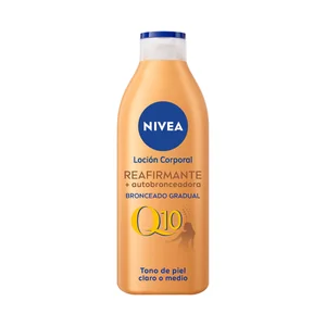 NIVEA Q10 Loción corporal reafirmante y autobronceadora, para tonos de piel claro o medio 400 ml.
