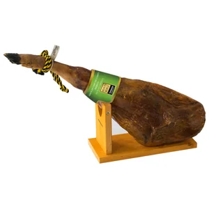 MONTE ROBLE Jamón de cebo de campo ibérico (50% raza ibérica) MONTE ROBLE pieza de 8 a 9 kilos (peso aproximado).