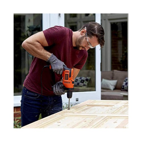 Taladro percutor 550W, BLACK + DECKER BEH550, incluye 2 brocas.