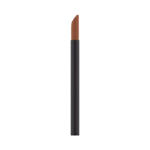 CATRICE Endless matte tono 030 Truly yours, beige oscuro intenso Barra de labios líquida mate.