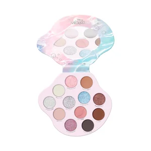 ESSENCE The little mermaid Paleta con 12 sombras de ojos con diferentes texturas y colores.