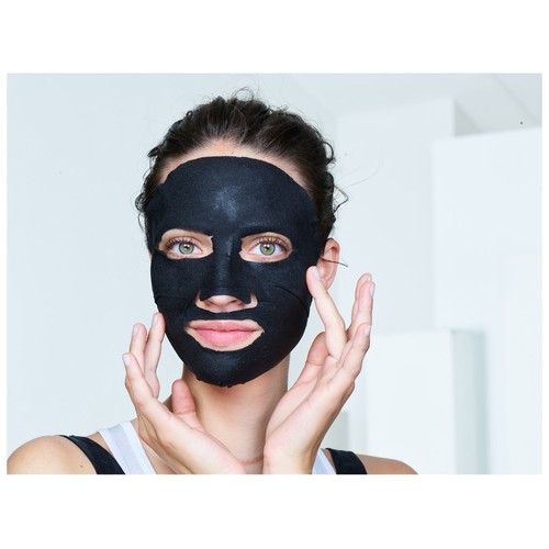 GARNIER Skin active pure charcoal Mascarilla de tejido, con extracto de alga negra, para pieles con poros dilatados.