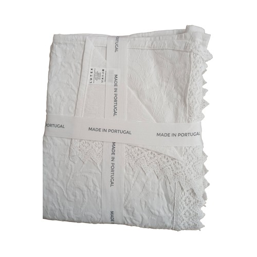 Colcha jacquard puntilla 150cm-160cm 270x260 cm blanco. LUTEX.