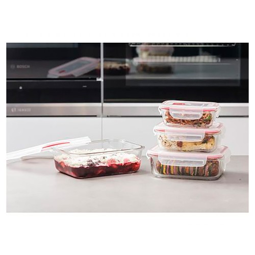 Hermético de vidrio rectangular con tapa de plástico color rojo, capacidad 1,5L., TATAY.