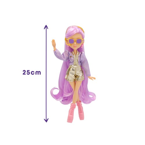 K POP idol fashion doll Nari. IMC TOYS 932999