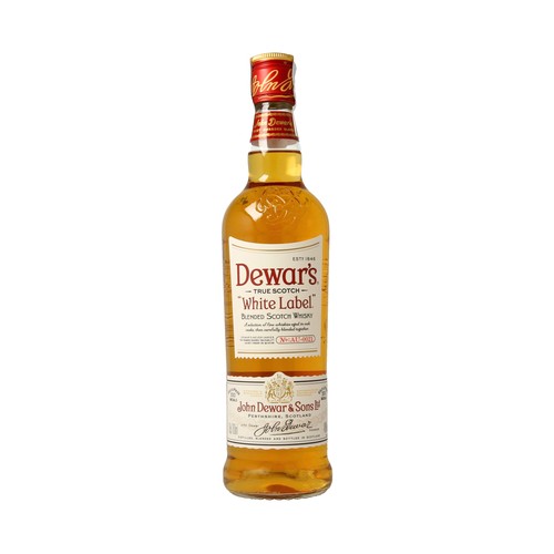 Whisky blended destilado, envejecido (5 años), mezclado y embotellado en Escocia DEWARS White label botella de 70 cl.