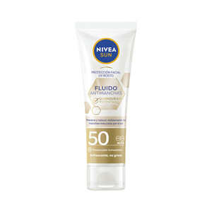 Imagen de NIVEA Sun Protector solar facial con acción antimanchas y FPS 50 (muy alto) luminous 630 40 ml.