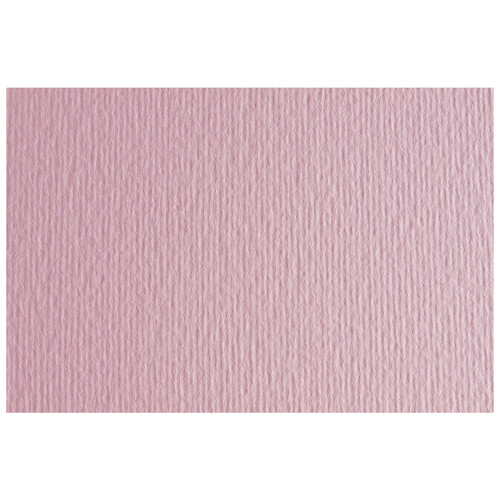 Cartulina con 2 texturas, una lisa y otra rugosa, color sólido rosa, tamaño 50x70cm, SADIPAL.