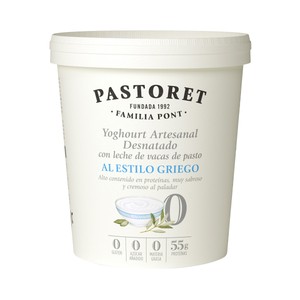 Imagen de PASTORET Yogur artesanal desnatado (0% materia grasa) estilo griego, sabor natural 900 g.