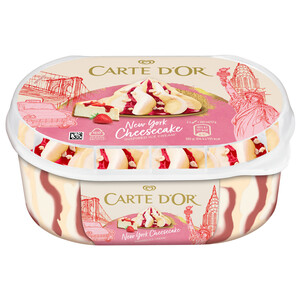 CARTE D'OR Tarrina de helado sabor a tarta de queso y helado sabor a galleta con salsa de fresa CARTE D´OR 900 ml.