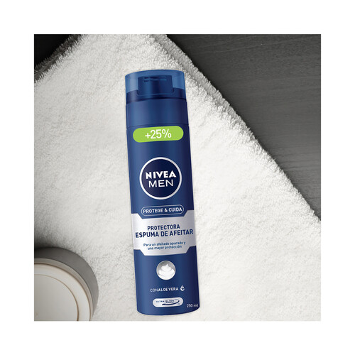NIVEA Espuma de afeitar protectora y extra hidratante, con aloe vera NIVEA Men protege & cuida 250 ml.
