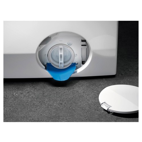 Lavadora AEG L6FBI827 capacidad de carga: 8KG, clasificación energética: C, 1200RPM, H: 84,7cm, A: 59,6cm, F: 54,7cm.