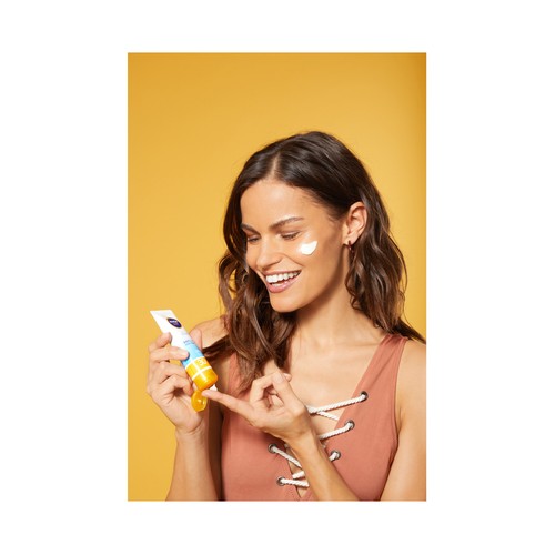 NIVEA Sun Q10 Protector solar facial con acción antiedad y antimanchas con factor solar 50 (muy alta) 50 ml.