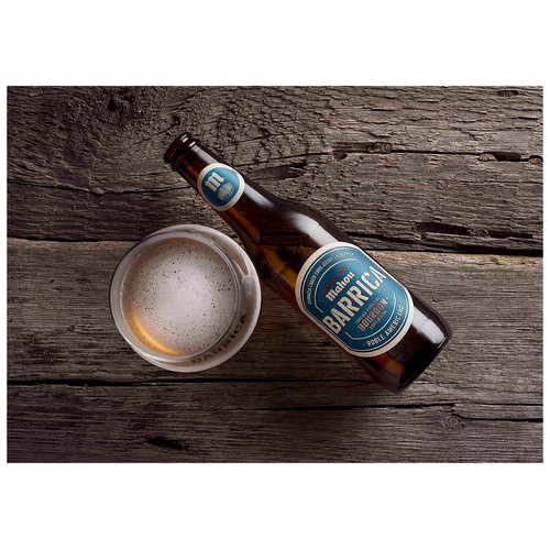 MAHOU BARRICA Cerveza rubia envejecida en barrica, bourbon botella 33 cl.
