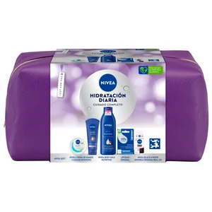 NIVEA Hidratación diaria Neceser con productos para la higiene y el cuidado femenino.