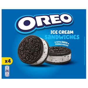 OREO Sandwich de helado de vainilla con galletas y trocitos de galleta al cacao 4 x 110 ml.