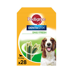 Imagen de PEDIGREE Snacks dental para perros de talla mediana deja aliento a fresco PEDIGREE DENTASTIX 28 uds. 720 g.