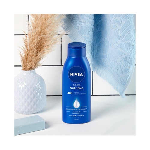 NIVEA Body milk nutritivo e hidratante, con aceite de almendras, para piel seca y muy seca NIVEA 250 ml.