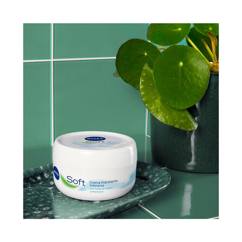 NIVEA Crema hidratante intensiva, para cara, cuerpo y manos NIVEA Soft 375 ml.