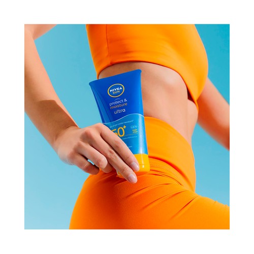 NIVEA Protector solar resistente al sudor con FPS 50+ (muy alto) NIVEA Sun protege & hidrata ultra 150 ml.