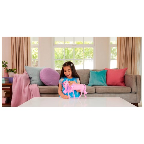 Barbie Unicornio Galopa y Brilla con 20 combinaciones de luces y sonidos +3 Años MATTEL