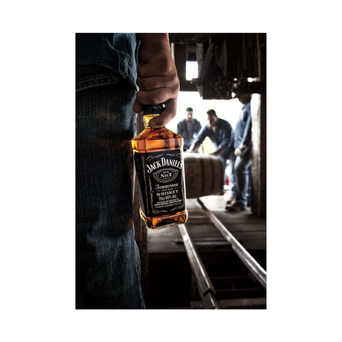 JACK DANIEL'S Old Nº7  Tennessee Whiskey tipo bourbon de sabor suave e intenso al paladar botella de 70 cl.