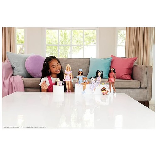 BARBIE Twinning Looks muñeca morena con perro.