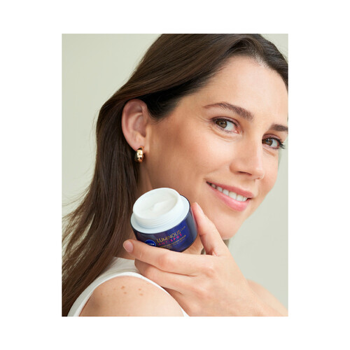 NIVEA Crema de noche con acción reparadora y antimanchas NIVEA Cellular luminous 630 50 ml.