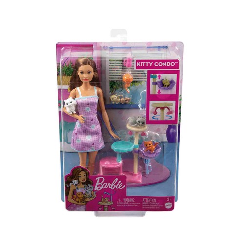 BARBIE y sus gatitos Muñeca morena con vestido estampado, árbol para gatos, mascotas y accesorios felinos, juguete +3 años (MATTEL HHB70)