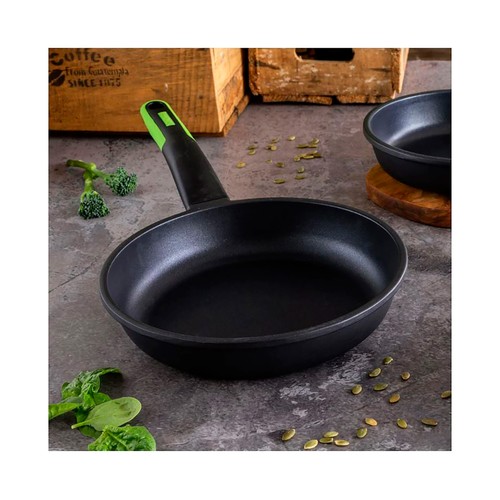 Sartén de aluminio fundido con recubrimiento antiadherente tricapa, 18cm., Experta MONIX.