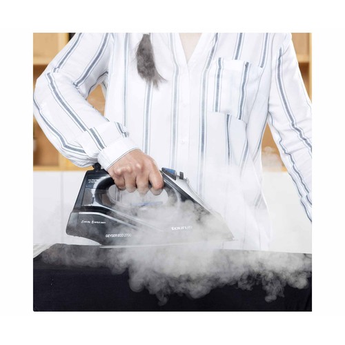 Plancha de vapor TAURUS Geyser Eco, suela Titanium, potencia 2700W.