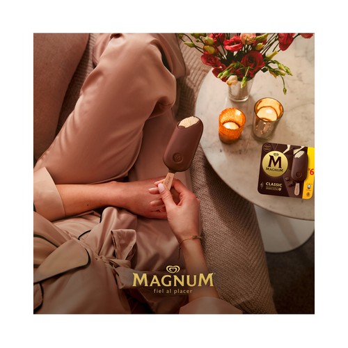 MAGNUM Classic de frigo helado de vainilla recubierto de crujiente chocolate con leche 6 x 100 ml.