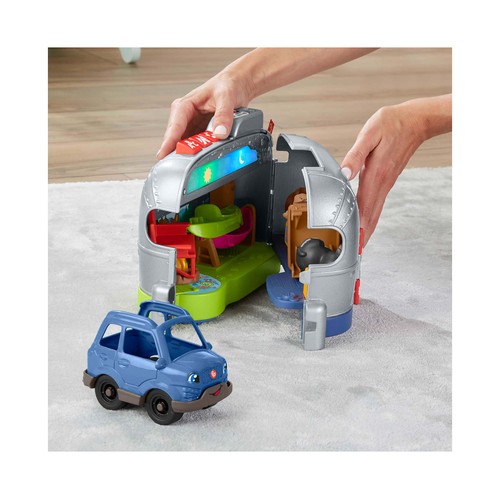 Coche con caravana Vehículo camper con luces y sonidos, FISHER PRICE Little People MATTEL HJN41.