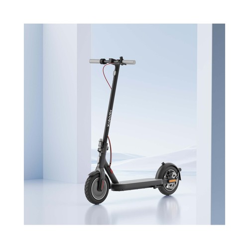 Patinete eléctrico XIAOMI Mi Electric Scooter 4, 300W, vel max 25km/h, ruedas 10", autonomía hasta 35Km, carga max 110Kg.