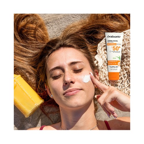 BABARIA Protector solar facial, anti polución y anti envejecimiento con FPS 50+ (muy alto) 75 ml.